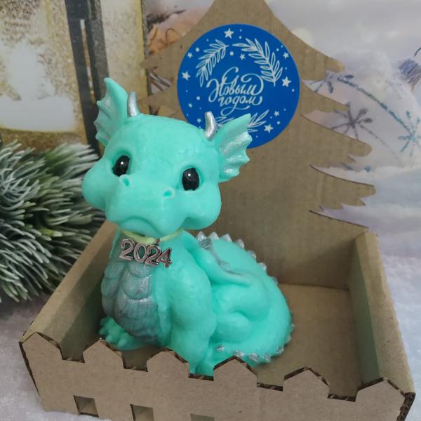 Дракон с елочкой МЫЛО